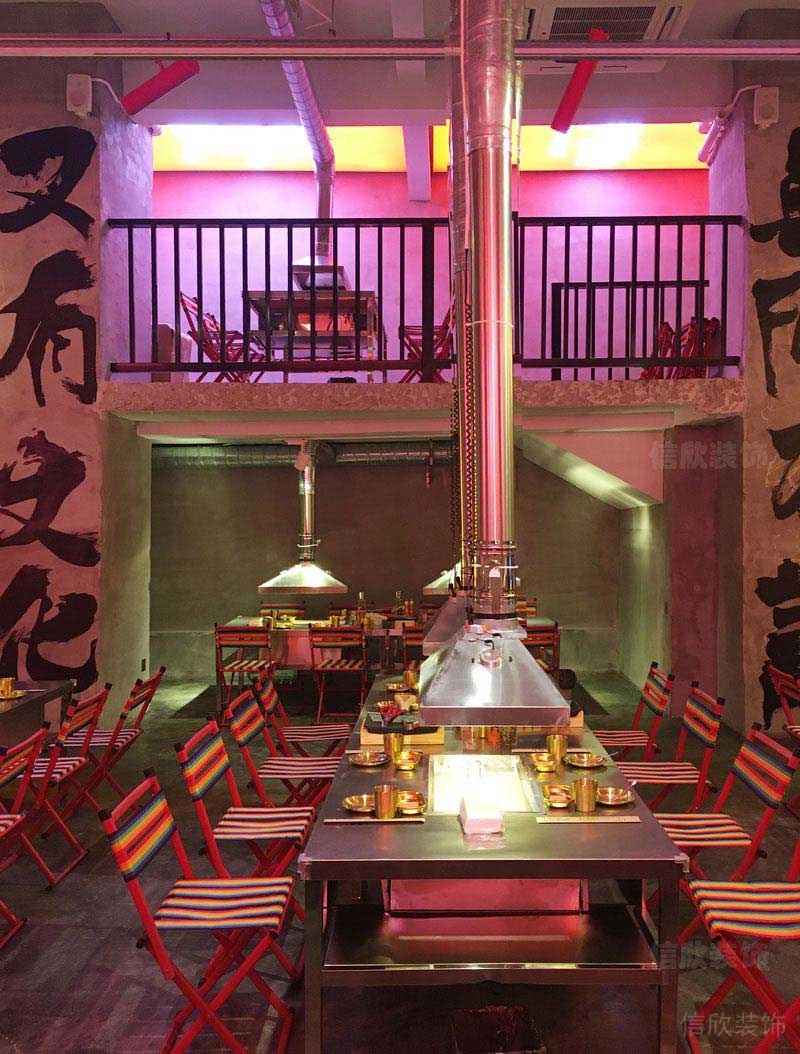 餐廳現(xiàn)代風用餐區(qū)效果圖(新居現(xiàn)代輕奢風客廳效果圖)