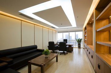 會(huì)議室黑色真皮沙發(fā)過(guò)道休息區(qū)工作室裝修