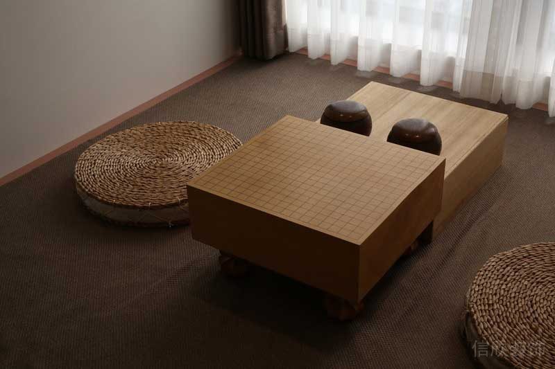 深圳羅湖區(qū)現(xiàn)代輕奢風200平方家庭住房裝修客廳榻榻米休閑區(qū)軟裝陳設