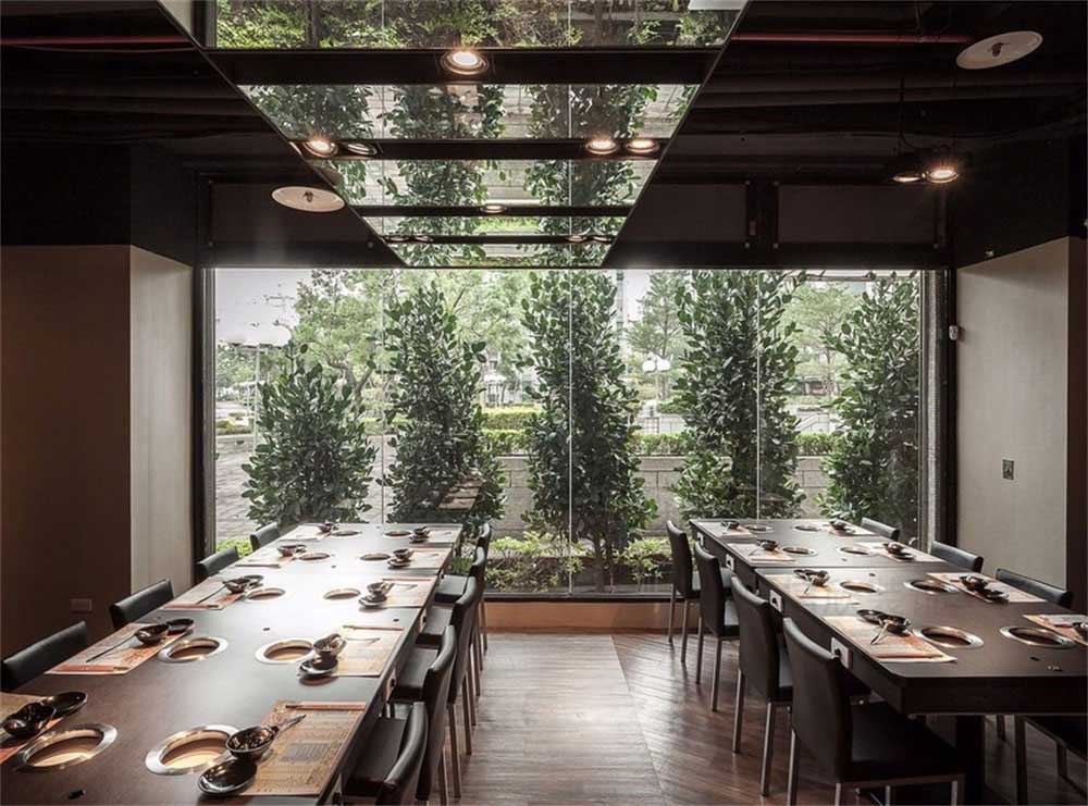 深圳鹽田現(xiàn)代簡約風(fēng)格火鍋店裝修設(shè)計鏡面裝飾板
