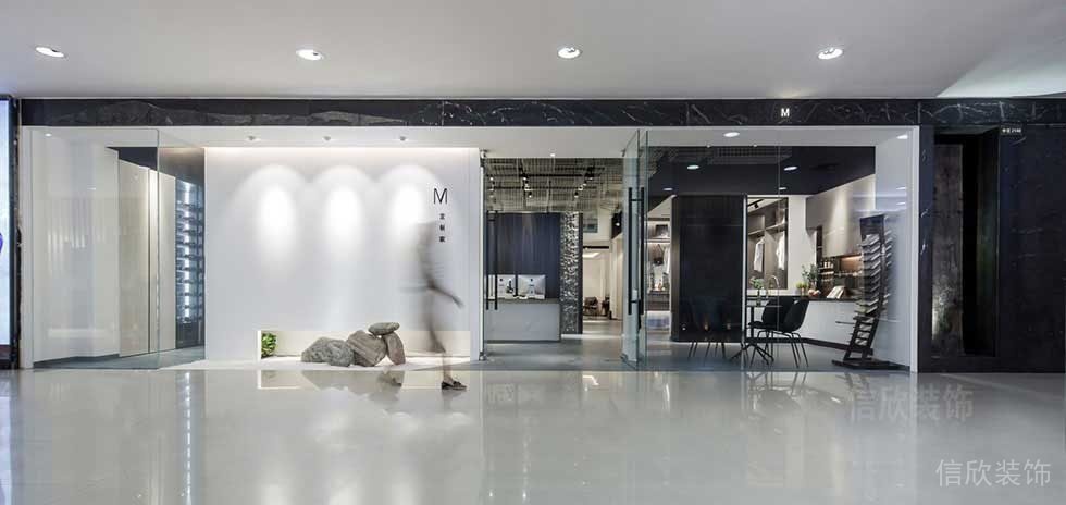 玻璃櫥窗展柜商場(chǎng)店鋪裝修效果黑白色調(diào)現(xiàn)代簡(jiǎn)約風(fēng)裝修設(shè)計(jì)圖
