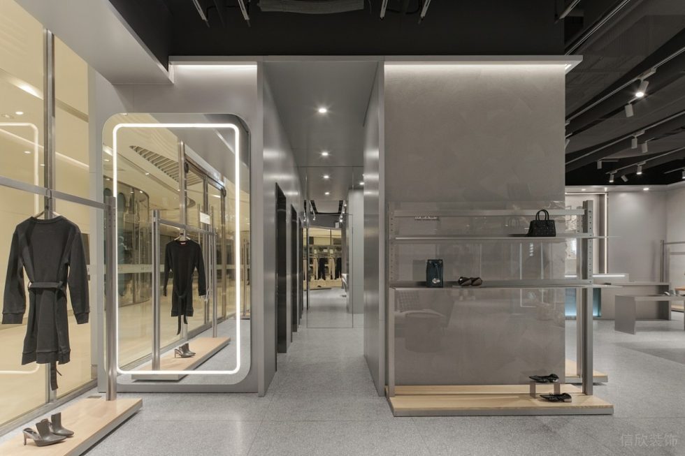 深圳市龍崗區(qū)坂田“一尚門(mén)”買(mǎi)手店裝修鞋包展示架