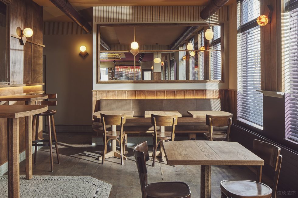 深圳南山街角酒吧店鋪組合用餐區(qū)裝修設(shè)計