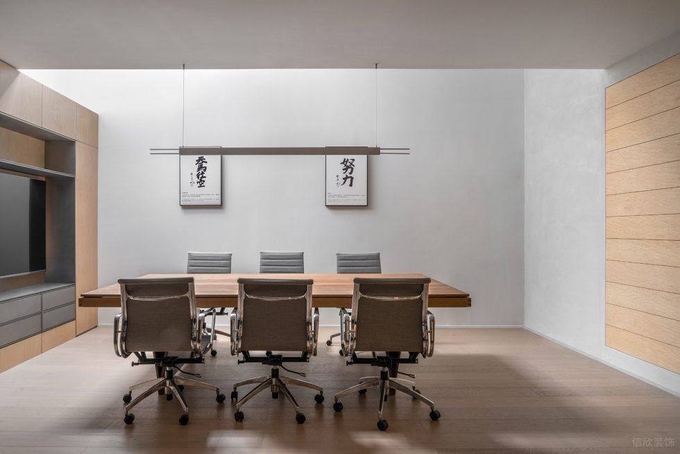 清雅色簡約風(fēng)辦公室裝修設(shè)計(jì)白木色會議室