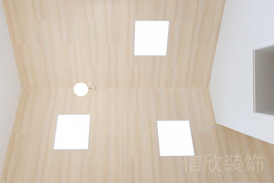 深圳福田區(qū)華強北少兒教育培訓機構木質(zhì)斜屋頂天花吊頂裝修效果圖
